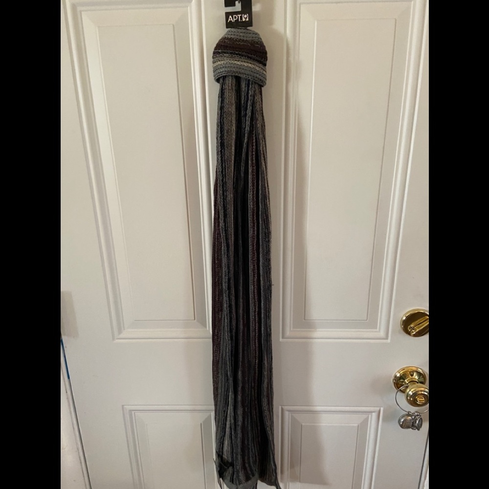 NWT-Apt.9 Scarf